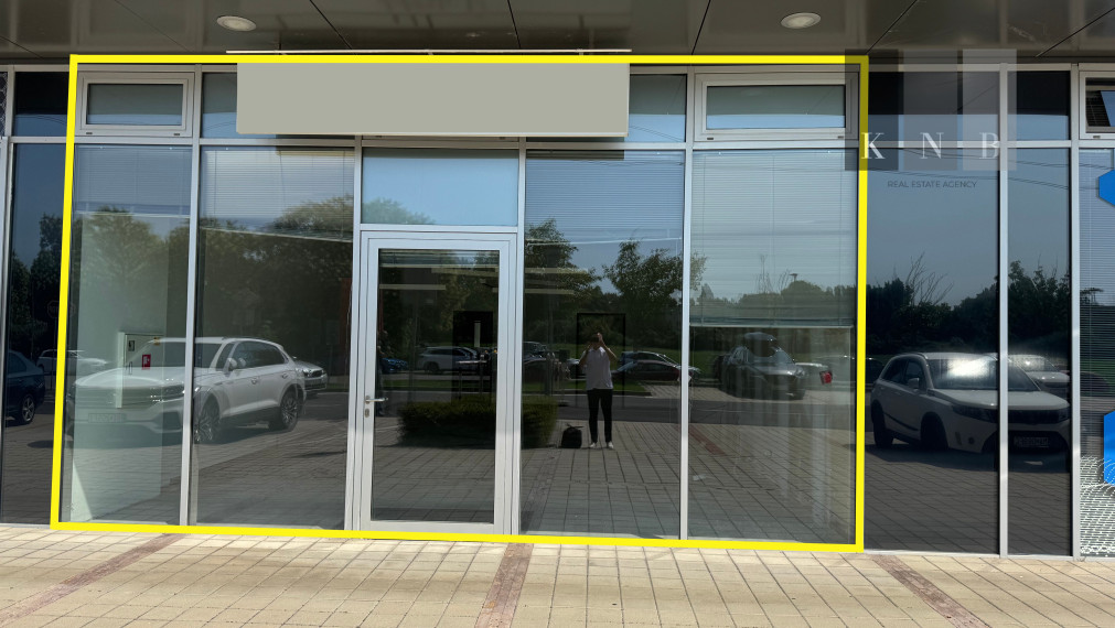 Ground-floor retail unit 82 m² for rent in a high-traffic location in Bratislava