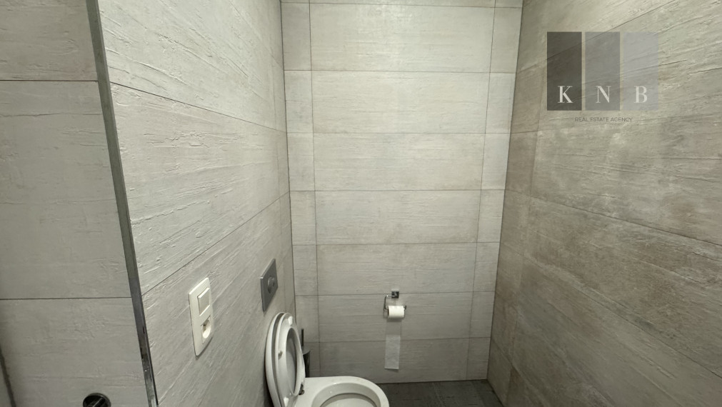 Ground-floor retail unit 82 m² for rent in a high-traffic location in Bratislava