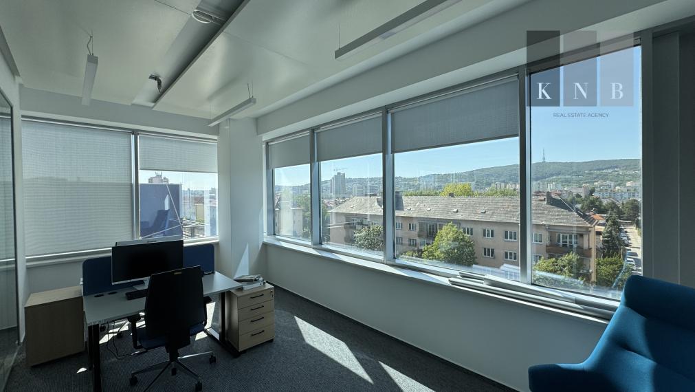 Prenájom novozrekonštruovaného samostatného kancelárskeho traktu 308 m² pri jazere Kuchajda v meste Bratislava