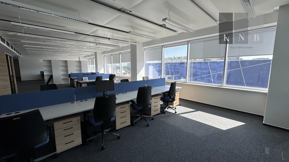 Prenájom novozrekonštruovaného samostatného kancelárskeho traktu 308 m² pri jazere Kuchajda v meste Bratislava