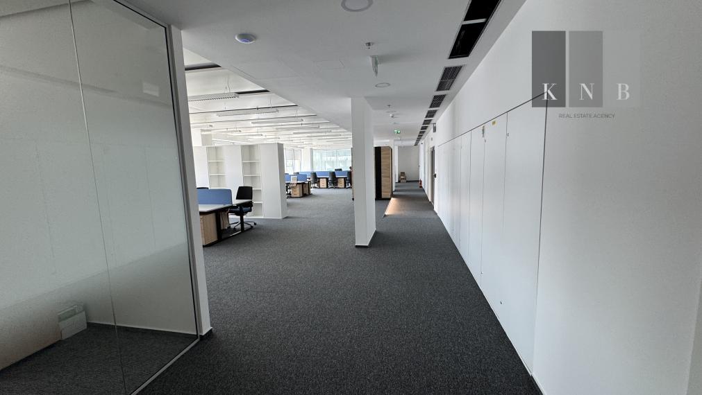 Prenájom novozrekonštruovaného samostatného kancelárskeho traktu 308 m² pri jazere Kuchajda v meste Bratislava