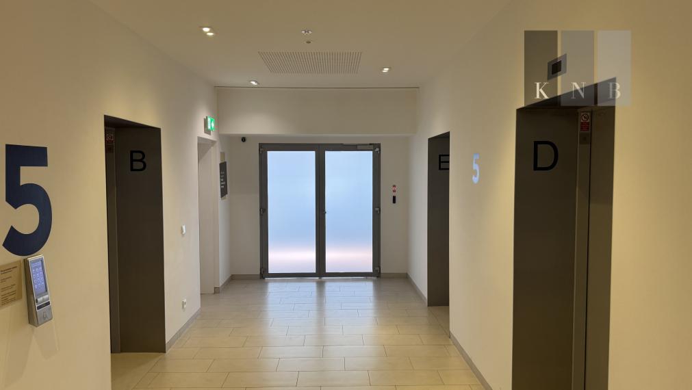 Prenájom novozrekonštruovaného samostatného kancelárskeho traktu 308 m² pri jazere Kuchajda v meste Bratislava