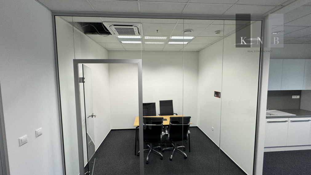 Prenájom novozrekonštruovaného samostatného kancelárskeho traktu 109 m² pri jazere Kuchajda v meste Bratislava