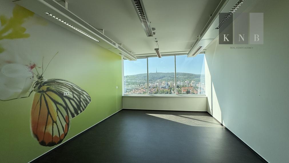 Prenájom samostatného kancelárskeho traktu 750 m² pri jazere Kuchajda v meste Bratislava