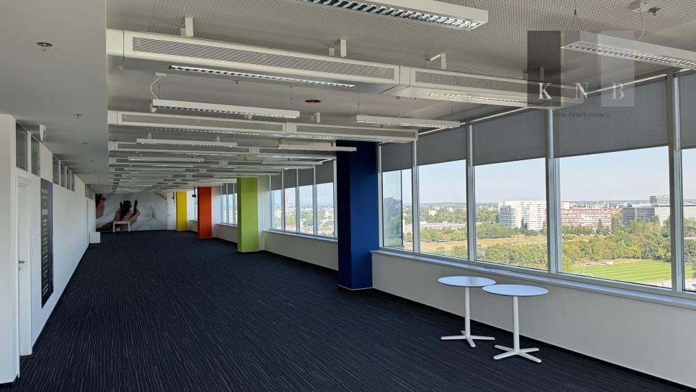 Prenájom samostatného kancelárskeho traktu 750 m² pri jazere Kuchajda v meste Bratislava