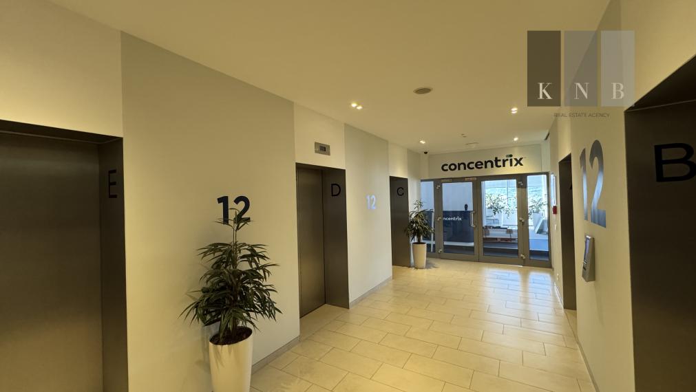 Prenájom samostatného kancelárskeho traktu 750 m² pri jazere Kuchajda v meste Bratislava