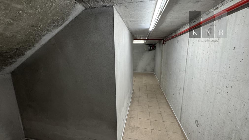 Prenájom prízemného obchodného priestoru 185 m² na prémiovej adrese v meste Bratislava
