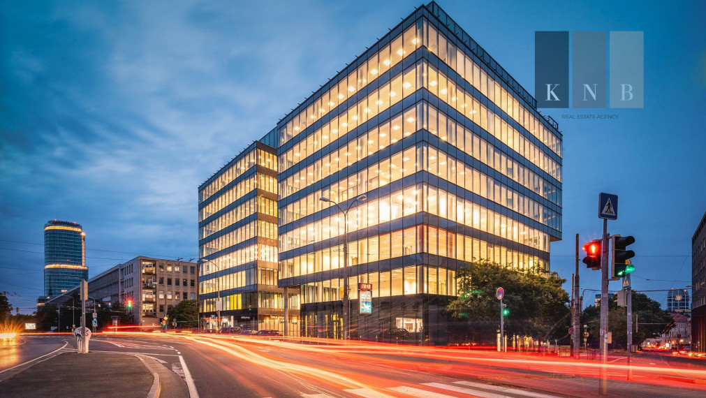 Prenájom rožného prízemného obchodného priestoru 241 m² na prémiovej adrese v meste Bratislava