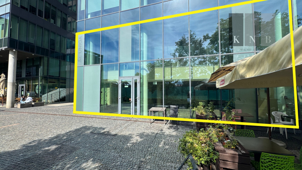 Prenájom prízemného obchodného priestoru 185 m² na prémiovej adrese v meste Bratislava