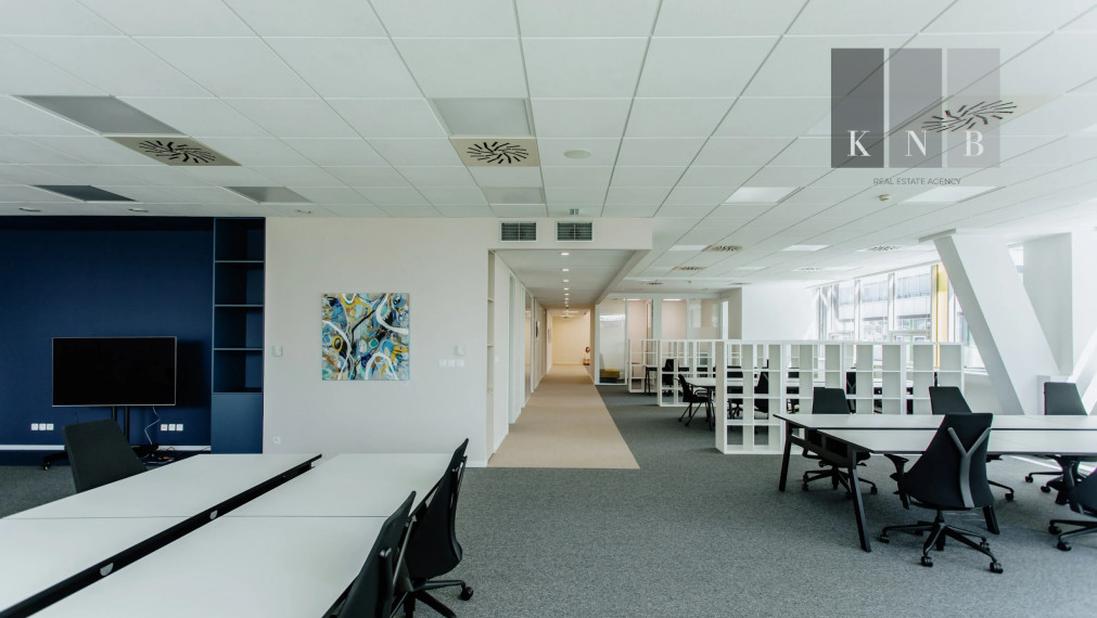 Prenájom novovybudovaného samostatného kancelárskeho traktu 360 m² v skvelej lokalite v centre mesta Bratislava