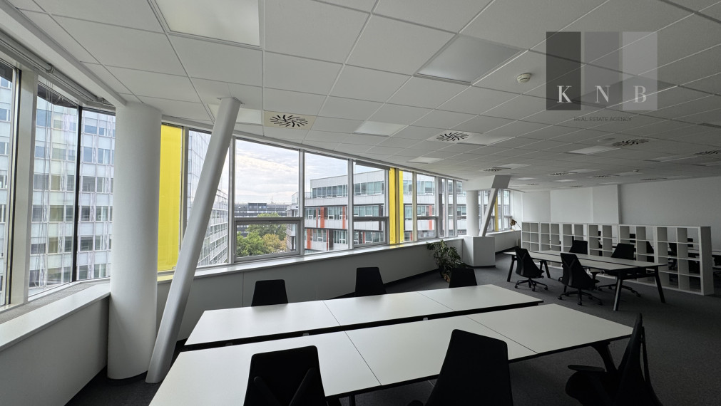 Prenájom novovybudovaného samostatného kancelárskeho traktu 360 m² v skvelej lokalite v centre mesta Bratislava