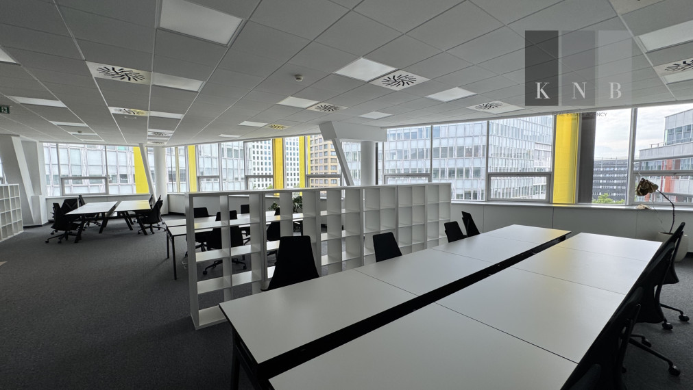 Prenájom novovybudovaného samostatného kancelárskeho traktu 360 m² v skvelej lokalite v centre mesta Bratislava