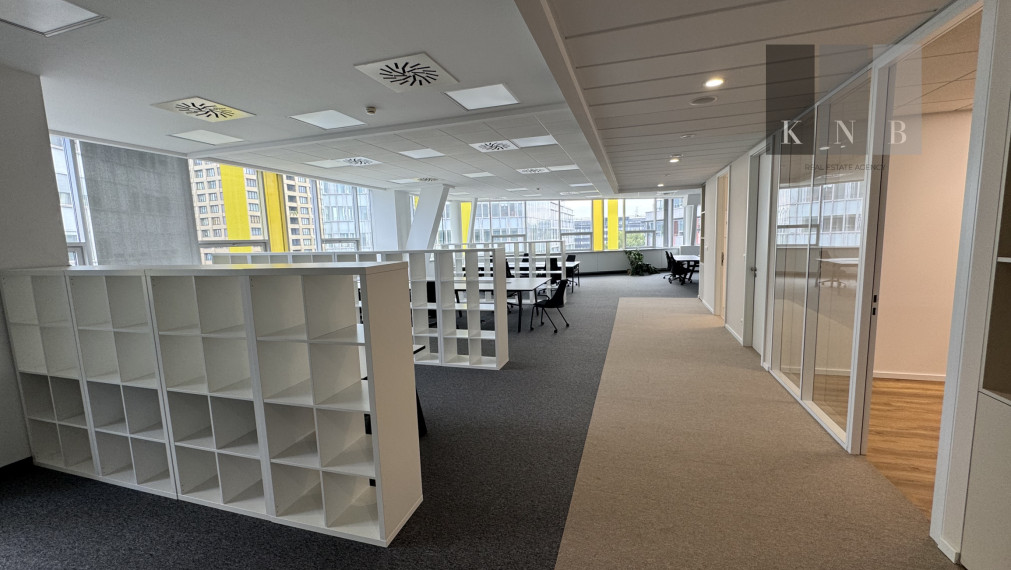 Prenájom novovybudovaného samostatného kancelárskeho traktu 360 m² v skvelej lokalite v centre mesta Bratislava