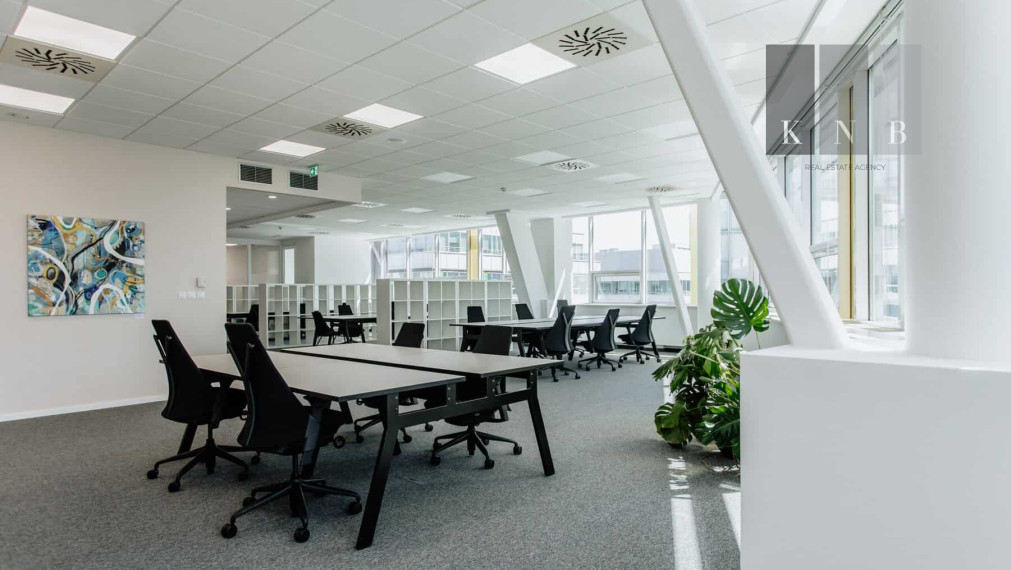 Prenájom novovybudovaného samostatného kancelárskeho traktu 360 m² v skvelej lokalite v centre mesta Bratislava