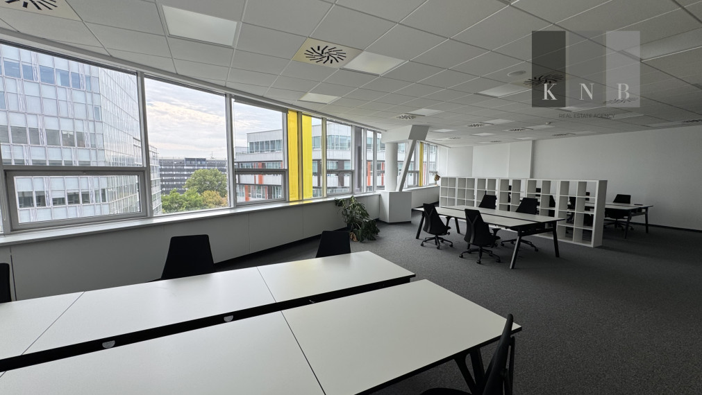 Prenájom novovybudovaného samostatného kancelárskeho traktu 360 m² v skvelej lokalite v centre mesta Bratislava