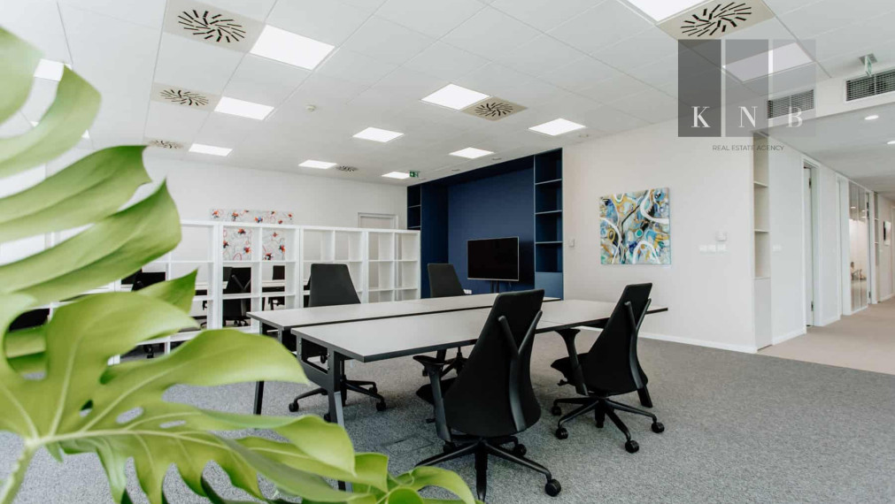 Prenájom novovybudovaného samostatného kancelárskeho traktu 360 m² v skvelej lokalite v centre mesta Bratislava