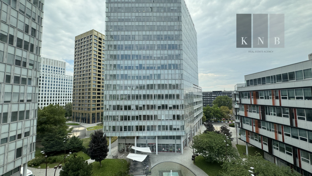 Prenájom novovybudovaného samostatného kancelárskeho traktu 360 m² v skvelej lokalite v centre mesta Bratislava