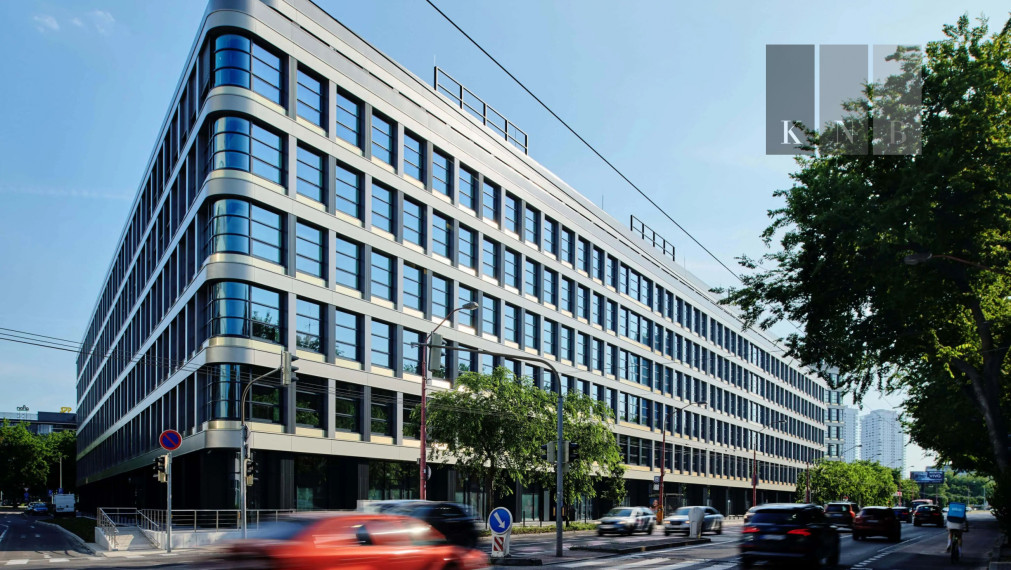 Prenájom rožného obchodného priestoru 147 m² v skvelej lokalite v centre mesta Bratislava