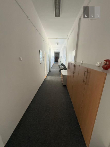 Prenájom samostatných kancelárií pri OC AVION v meste Bratislava