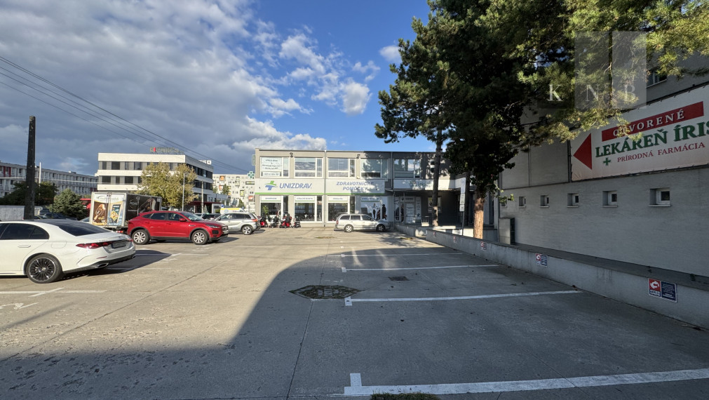 Prenájom samostatných kancelárií pri OC AVION v meste Bratislava