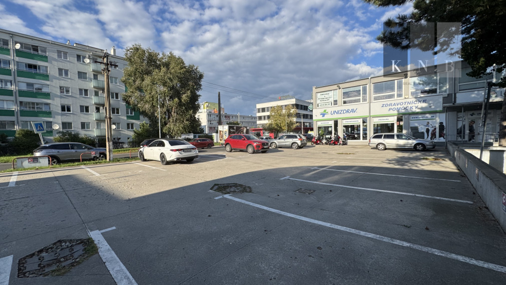 Prenájom samostatných kancelárií pri OC AVION v meste Bratislava