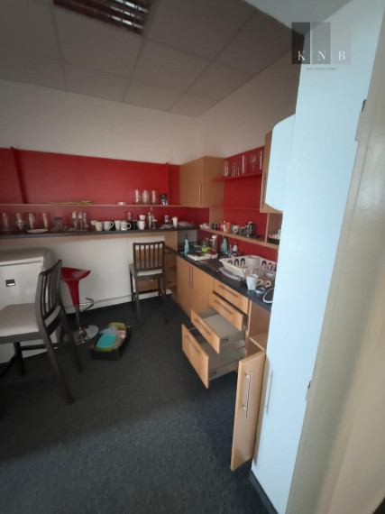 Prenájom samostatných kancelárií pri OC AVION v meste Bratislava