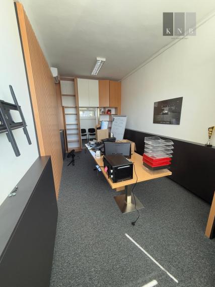 Prenájom samostatných kancelárií pri OC AVION v meste Bratislava