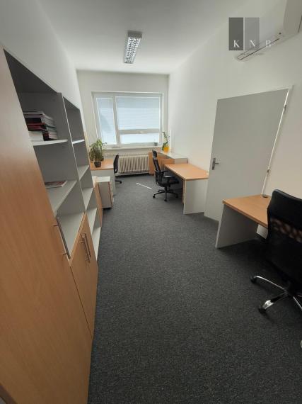 Prenájom samostatných kancelárií pri OC AVION v meste Bratislava