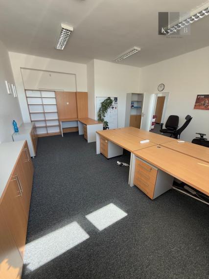 Prenájom samostatných kancelárií pri OC AVION v meste Bratislava