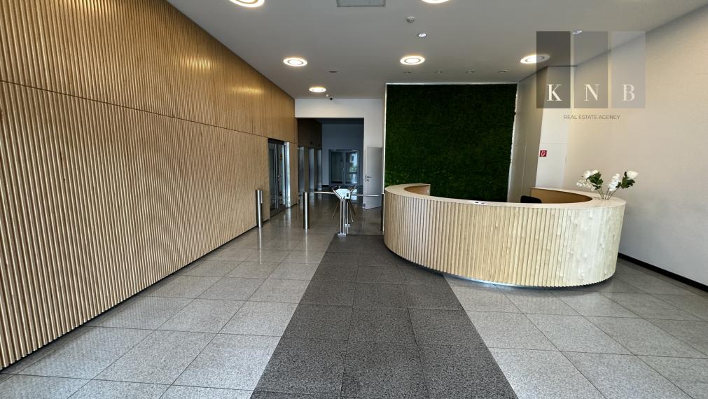 Prenájom 2 samostatných kancelárií 44,20 m² v Galvaniho biznis centre v meste Bratislava