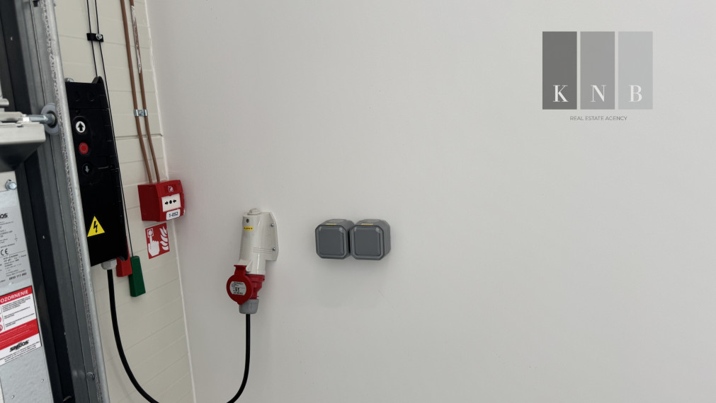 Predaj novopostaveného obchodného skladu 300 m² pri diaľnici D1 SENEC