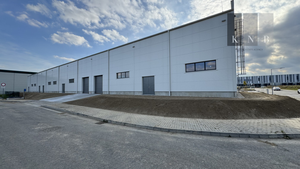 Predaj novopostaveného obchodného skladu 300 m² pri diaľnici D1 SENEC