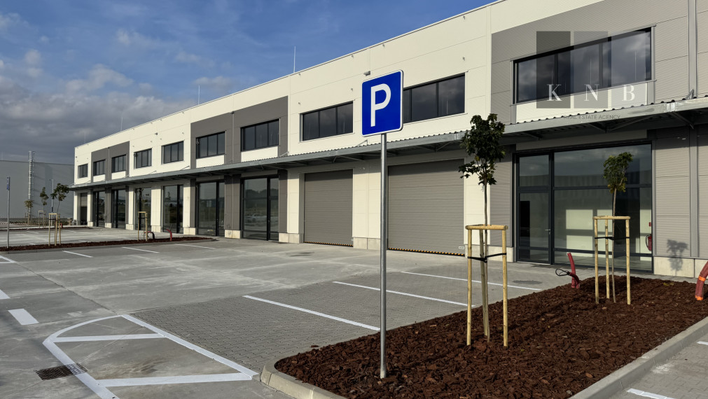 Sale of a newly built commercial warehouse 300 m² near the D1 highway in Senec