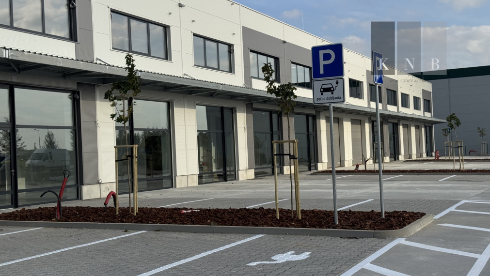 Predaj novopostaveného obchodného skladu 300 m² pri diaľnici D1 SENEC