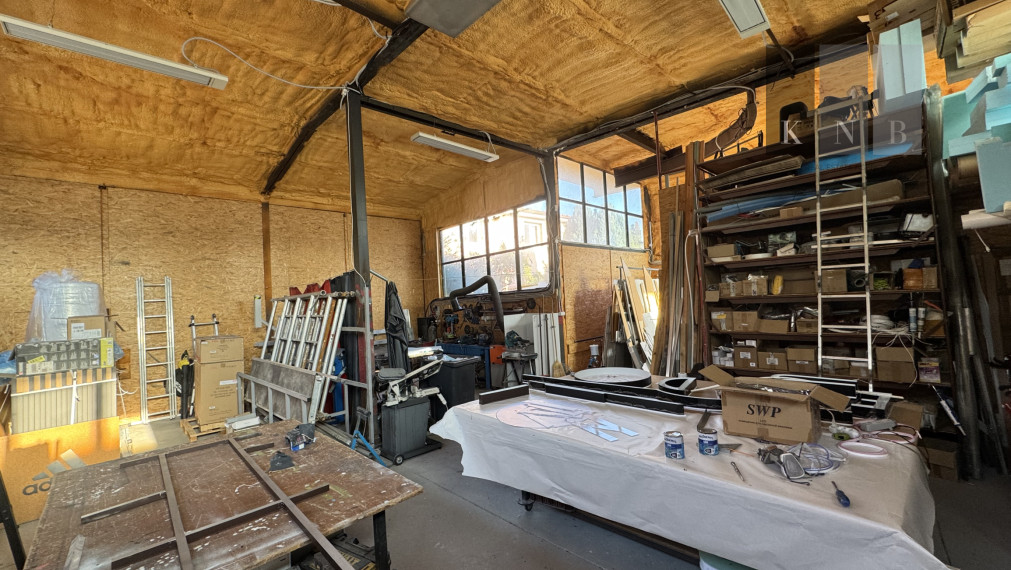 Sale of commercial area near R1 CENTER in Bratislava