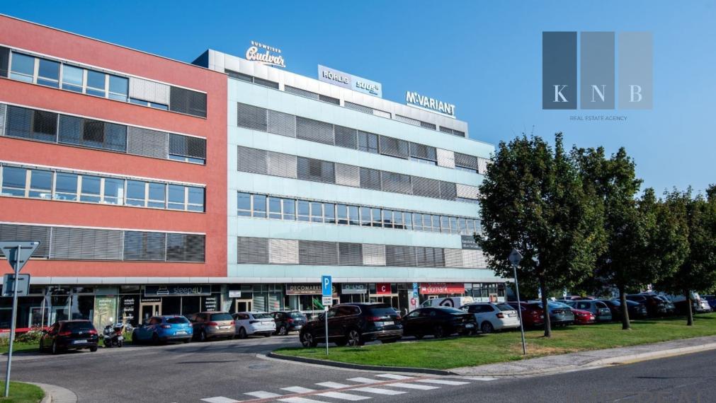 Prenájom prízemného obchodného priestoru 170 m² vo frekventovanej lokalite mesta Bratislava