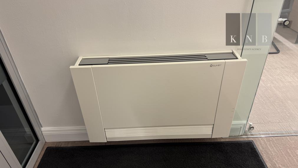 Prenájom samostatného kancelárskeho traktu 151,9 m² v zrekonštruovanej historickej budove na Štefánikovej ulici v meste Bratislava