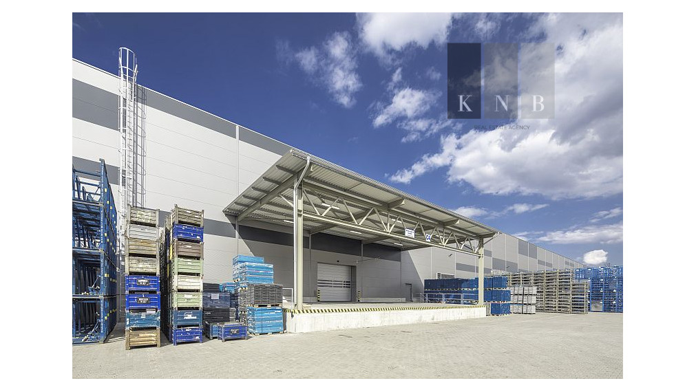 Warehouse for rent from 1 800 m² including offices in Malacky