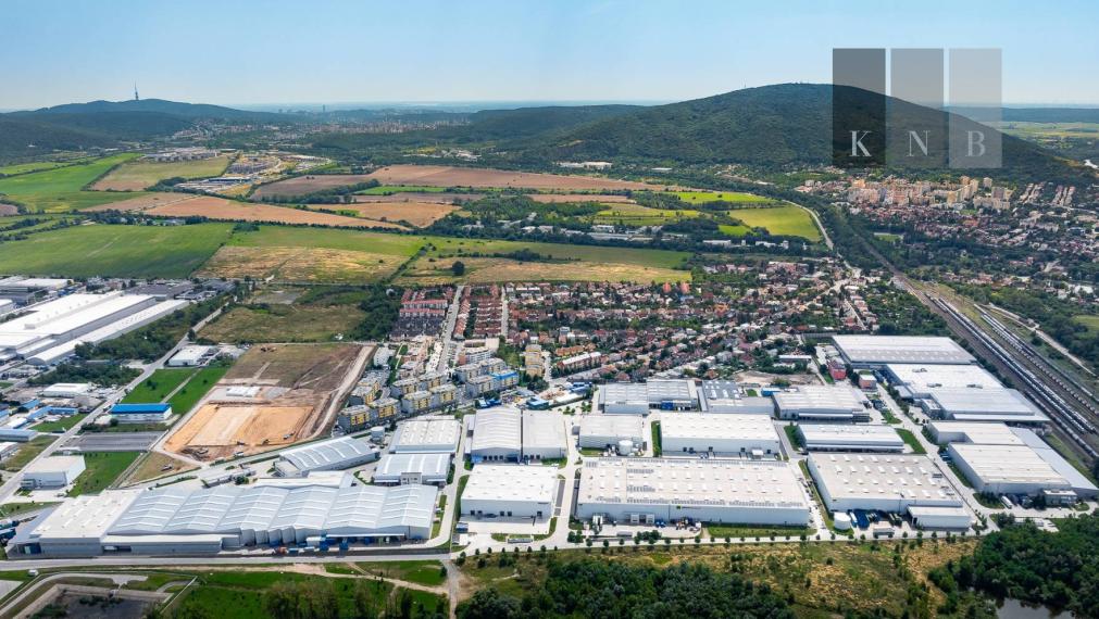 Prenájom skladových priestorov od 2300 m² vrátane kancelárií v meste Bratislava - Devínska Nová Ves