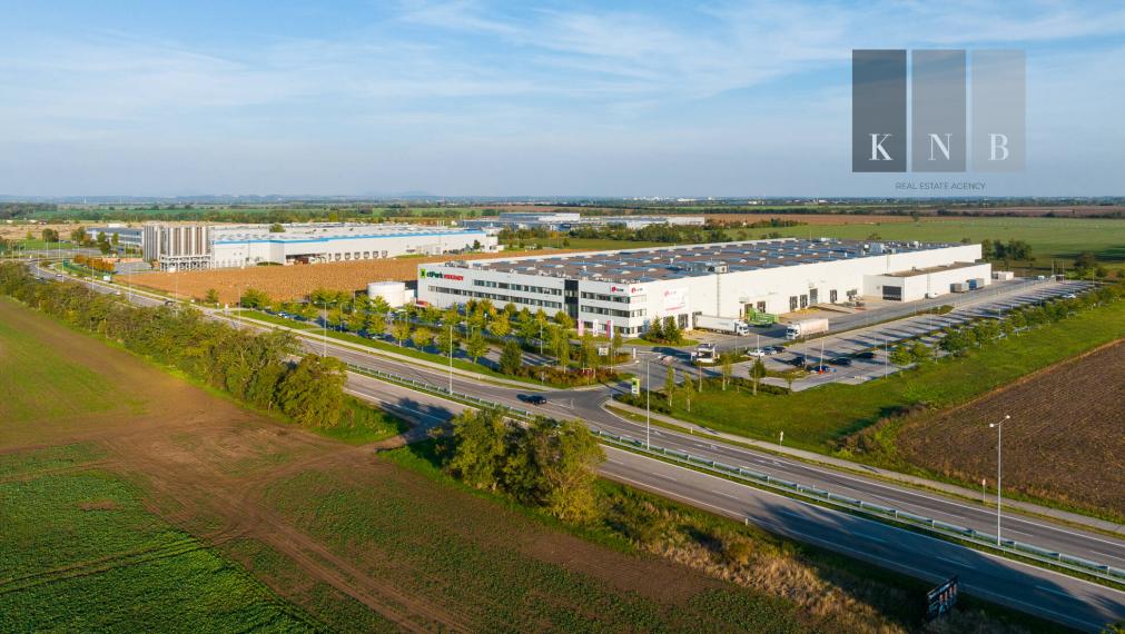Prenájom skladových priestorov od 1650 m² vrátane kancelárií v blízkosti mesta Trnava