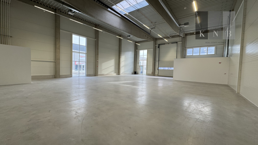 Prenájom rožného obchodného priestoru 450m² v časti Bratislava Bory