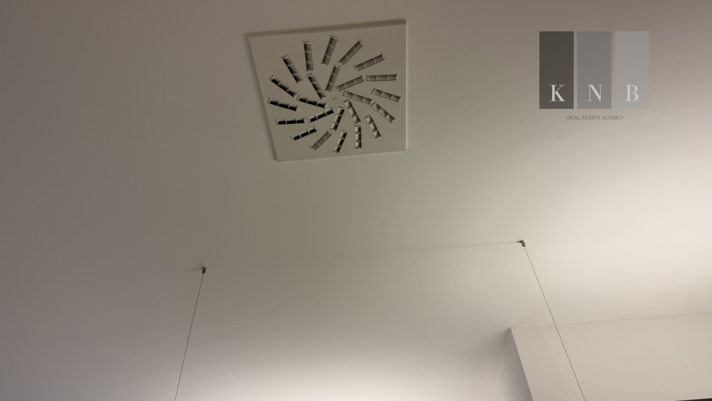 Sale of an exclusive and fully renovated historic building on Štefánikova Street in Bratislava