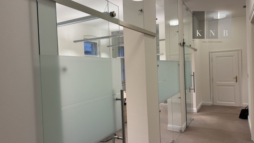 Sale of an exclusive and fully renovated historic building on Štefánikova Street in Bratislava