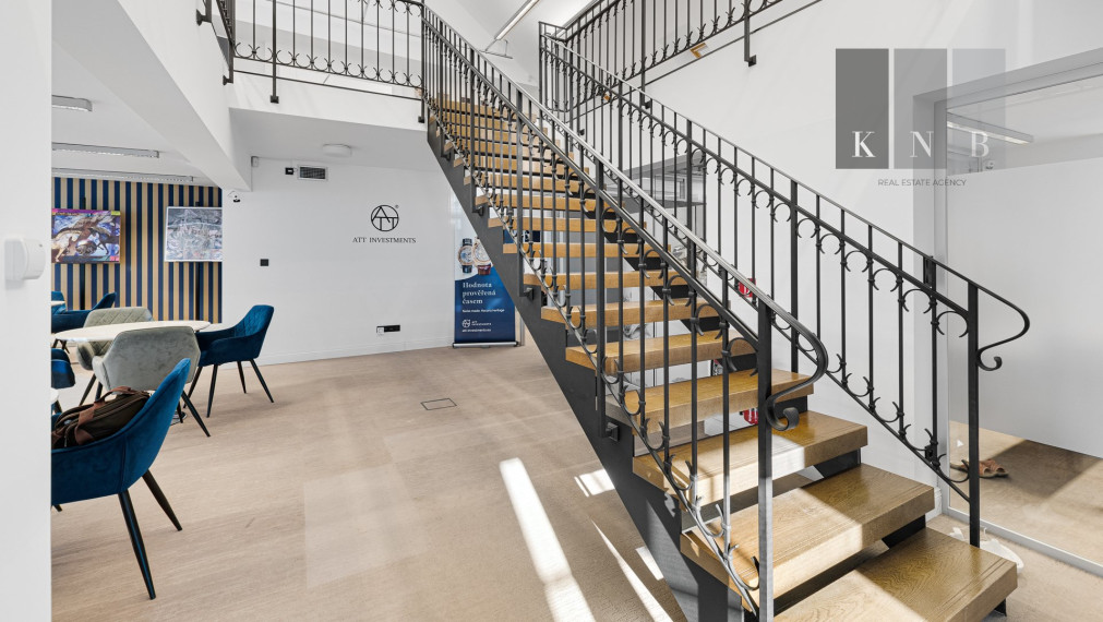 Sale of an exclusive and fully renovated historic building on Štefánikova Street in Bratislava