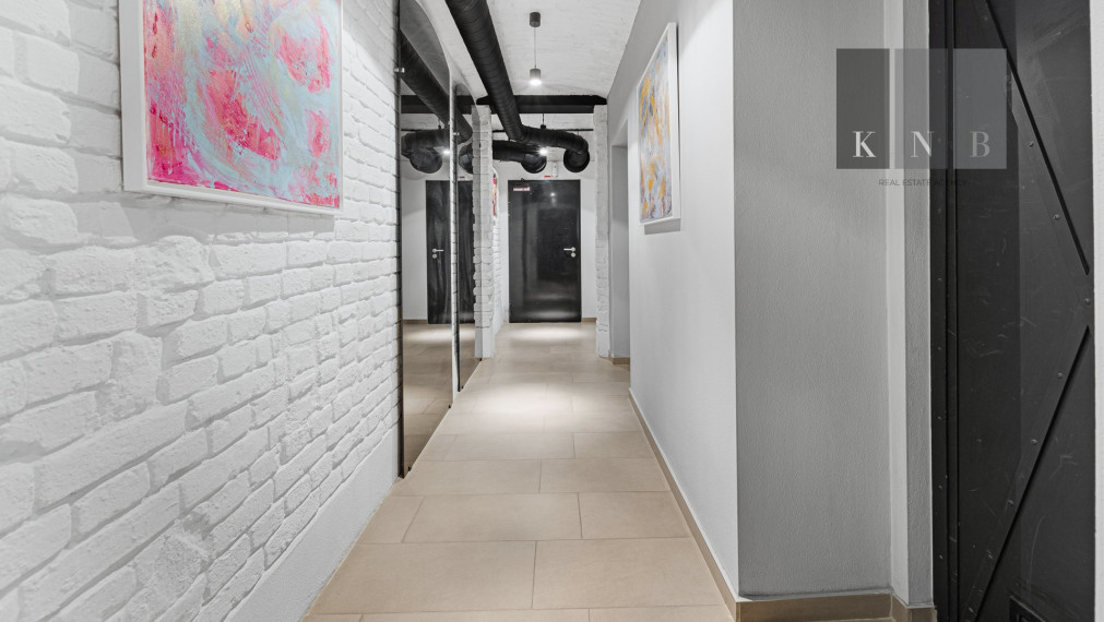 Sale of an exclusive and fully renovated historic building on Štefánikova Street in Bratislava