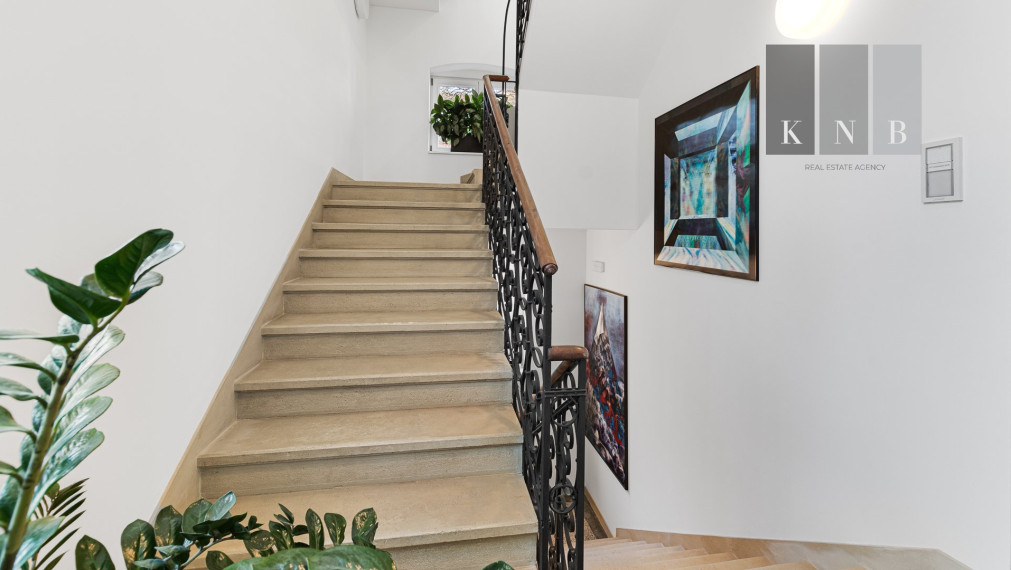 Sale of an exclusive and fully renovated historic building on Štefánikova Street in Bratislava