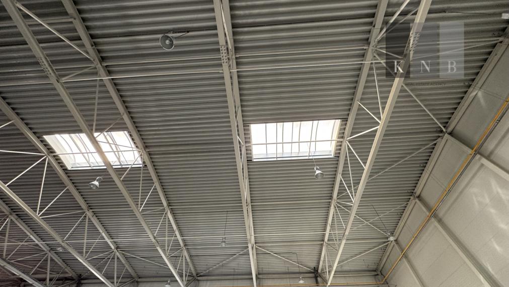 Prenájom skladového priestoru 1640 m² s kanceláriou v meste Bratislava - Rača