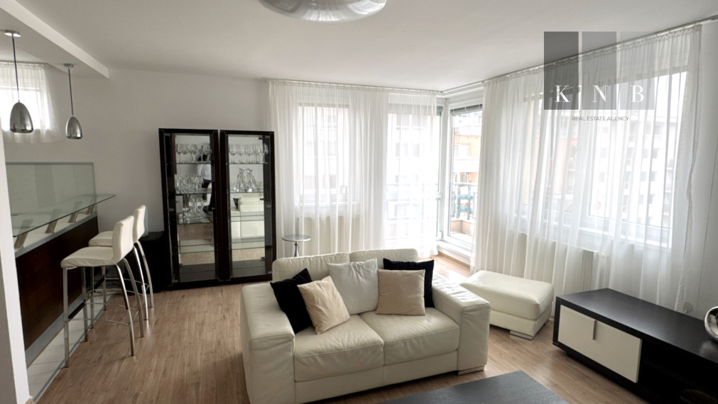 Rental of an above-standard 3-room apartment 88 m² with 2 parking spaces on Galvaniho Street in Bratislava