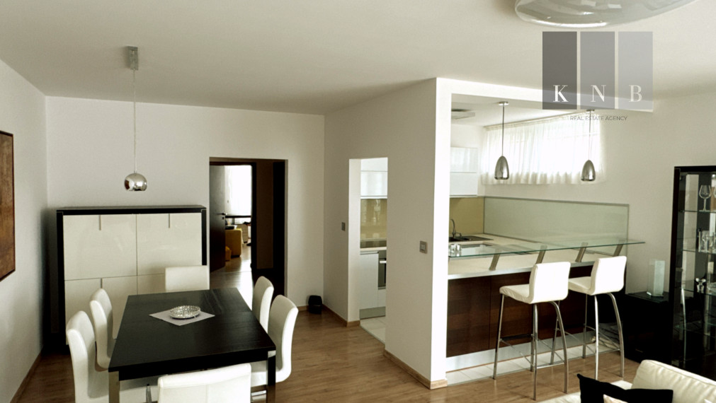 Rental of an above-standard 3-room apartment 88 m² with 2 parking spaces on Galvaniho Street in Bratislava