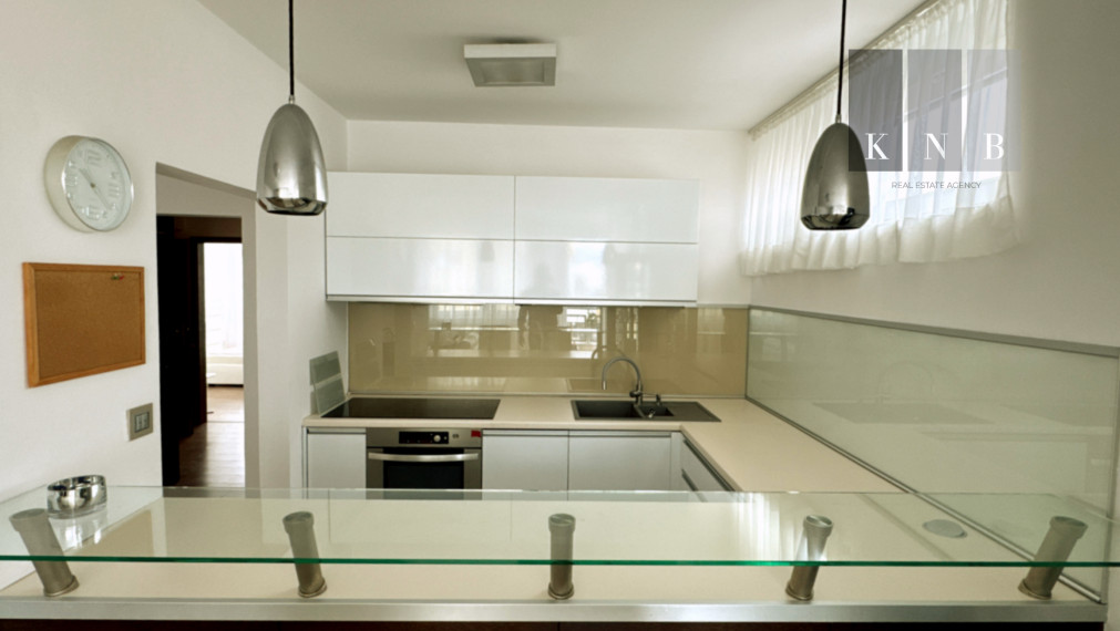 Rental of an above-standard 3-room apartment 88 m² with 2 parking spaces on Galvaniho Street in Bratislava